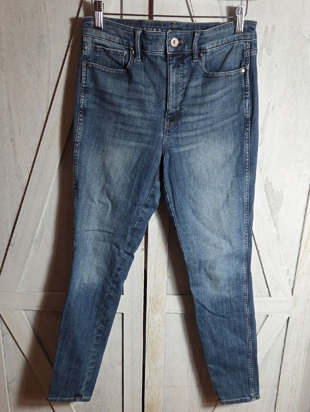 White House Black Market The Everyday Soft Skinny Jeans Size 4